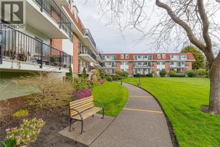 Property for Sale, 1680 Poplar Ave #208, Saanich, BC