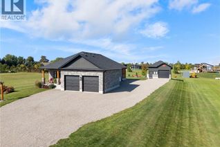 Bungalow for Sale, 33 Wellington Street S, Ashfield-Colborne-Wawanosh, ON