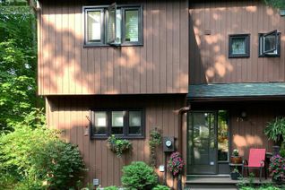 Townhouse for Sale, 75 Southbank Drive, Bracebridge (Macaulay), ON