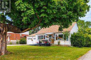 Bungalow for Sale, 593 Watson Avenue, Newmarket (Huron Heights-Leslie Valley), ON