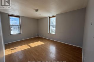 Property for Rent, 571 Ontario Street #2, Warwick (Watford), ON