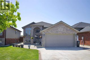 Ranch-Style House for Sale, 1935 Manitoba, Windsor, ON