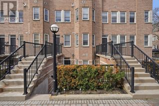 Condo Townhouse for Sale, 760 Lawrence Avenue W #126, Toronto (Yorkdale-Glen Park), ON
