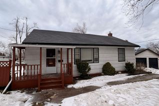 Detached House for Sale, 706 Fairbairn St, Peterborough, ON