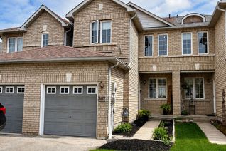Freehold Townhouse for Sale, 387 Ferndale Dr S, Barrie, ON