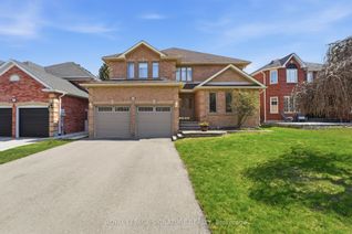 Detached House for Sale, 390 Binns Ave, Newmarket, ON