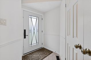 Detached House for Sale, 50 Mcleod Dr, Aurora, ON