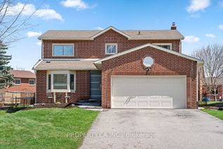 Detached House for Sale, 217 Hampton Ct, Newmarket, ON