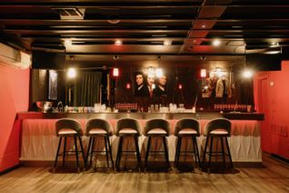 Bar/Tavern/Pub Non-Franchise Business for Sale, 656 College St, Toronto, ON
