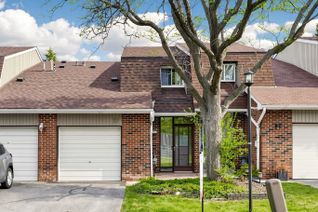 Condo Townhouse for Sale, 57 Kindale Way #32, Markham, ON