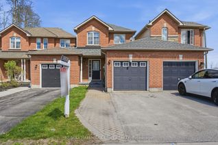 Freehold Townhouse for Sale, 4 Hawthorne Cres, Barrie, ON