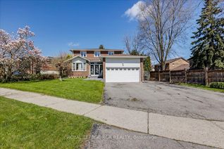 Detached House for Sale, 63 Portland Cres, Newmarket, ON