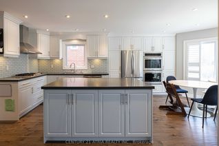 Detached House for Sale, 35 Versailles Ct, Richmond Hill, ON Detached House for Sale, 35 Versailles Ct, Richmond Hill, ON
