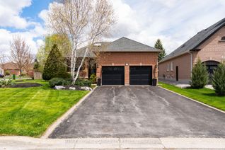 Detached House for Sale, 863 Shadrach Dr, Newmarket, ON