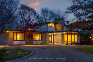 Detached House for Sale, 200 Main St S, Brampton, ON