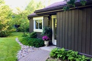 Bungalow for Rent, 15 HARBOUR St W #240, Collingwood, ON
