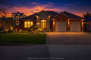 Detached House for Sale, 10 Prince Of Wales Gate, London North, ON