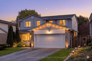 Detached House for Sale, 123 Lowe Blvd, Newmarket, ON