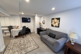 Backsplit for Rent, 16 Haida Dr, Aurora, ON