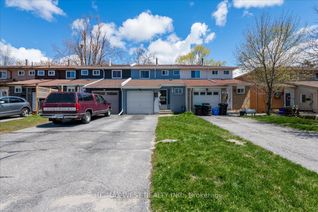 Freehold Townhouse for Sale, 68 Chaucer Cres, Barrie, ON