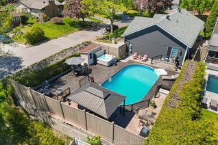 Detached House for Sale, 1005 Gold Cres, Britannia Heights - Queensway Terrace N and Area, ON