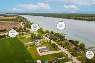Bungalow for Sale, 3877 St Clair Pkwy, St. Clair, ON