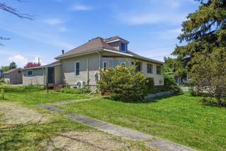 Bungaloft for Sale, 252 Sidney St, Quinte West, ON
