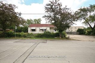 Bungalow for Rent, 189 Maplehurst Ave #Mainfl, Toronto, ON