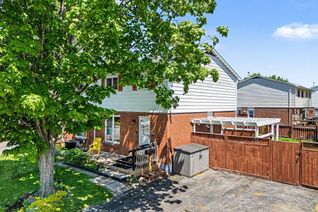 Semi-Detached House for Sale, 80 Morton Dr, Kanata, ON