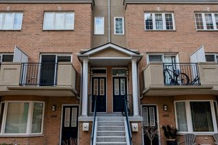 Townhouse for Rent, 28 Sommerset Way #1107, Toronto, ON
