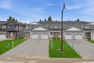 Townhouse for Sale, 18 McConnell Cres, Bracebridge, ON
