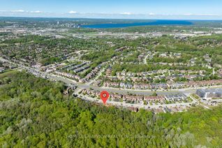 Freehold Townhouse for Sale, 52 Hawthorne Cres, Barrie, ON