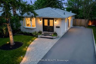 Detached House for Sale, 198 Mammoth Hall Trl, Toronto, ON