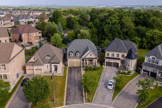 Bungaloft for Sale, 20 Cannington Cres, Brampton, ON Bungaloft for Sale, 20 Cannington Cres, Brampton, ON