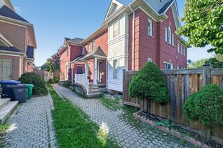 Freehold Townhouse for Sale, 65 Shady Pine Cir, Brampton, ON