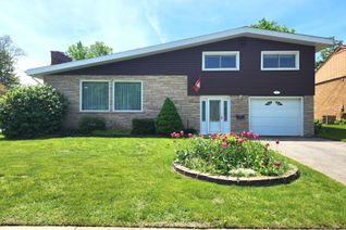 Sidesplit for Sale, 2 Woodlawn Pl, Brockville, ON