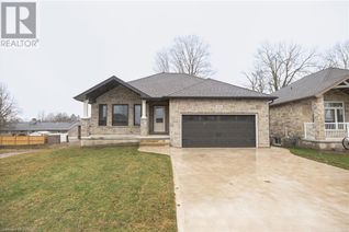 Bungalow for Sale, 222 16th Avenue Crescent, Hanover, ON