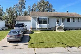 Detached House for Sale, 715 3 Av, Fox Creek, AB