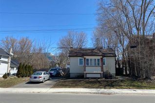 Bungalow for Rent, 37 Charles St, Newmarket, ON