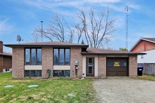 Bungalow for Rent, 1635 Innisfil Beach Rd, Innisfil, ON