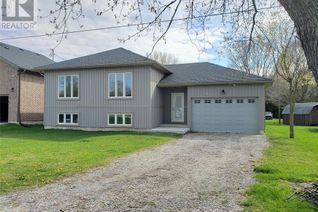 Raised Ranch-Style House for Sale, 641 Main Street, Bothwell, ON