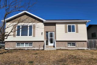 Bungalow for Sale, 17 Moose Dr, Manitouwadge, ON