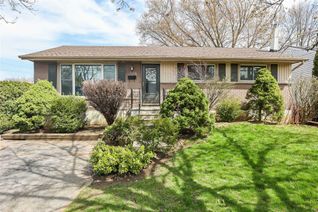 Bungalow for Sale, 42 Kerman Ave, Grimsby, ON