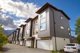 Property for Sale, 38447 Buckley Avenue #11, Squamish, BC