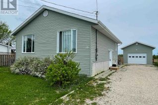 Bungalow for Sale, 20 Maple St S, Temiskaming Shores, ON