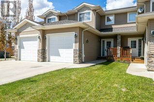 Townhouse for Sale, 33 Ross Close, Sylvan Lake, AB