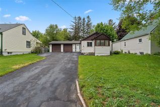Bungalow for Sale, 40 Grove Street St W, Barrie, ON