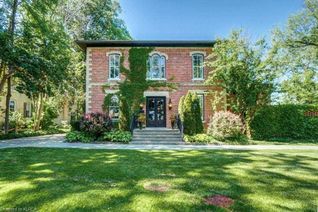 Detached House for Sale, 62 Bond St W, Kawartha Lakes, ON