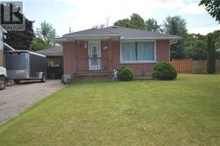 Bungalow for Sale, 391 Charles Avenue, Renfrew, ON