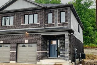 Freehold Townhouse for Rent, 55 Woodedge Circ, Kitchener, ON
